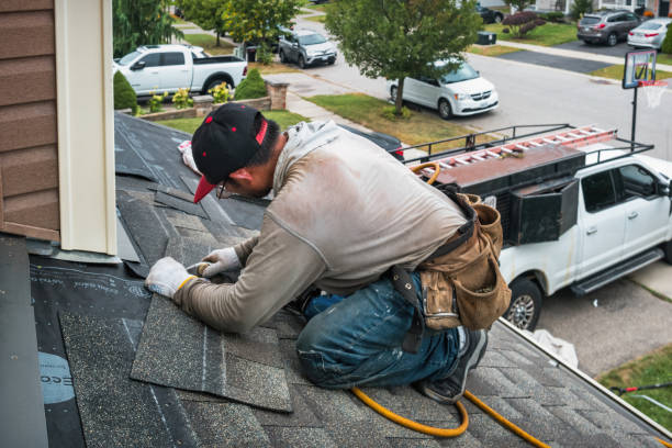 Professional Emergency Roof Repair technician working in Fischer, TX